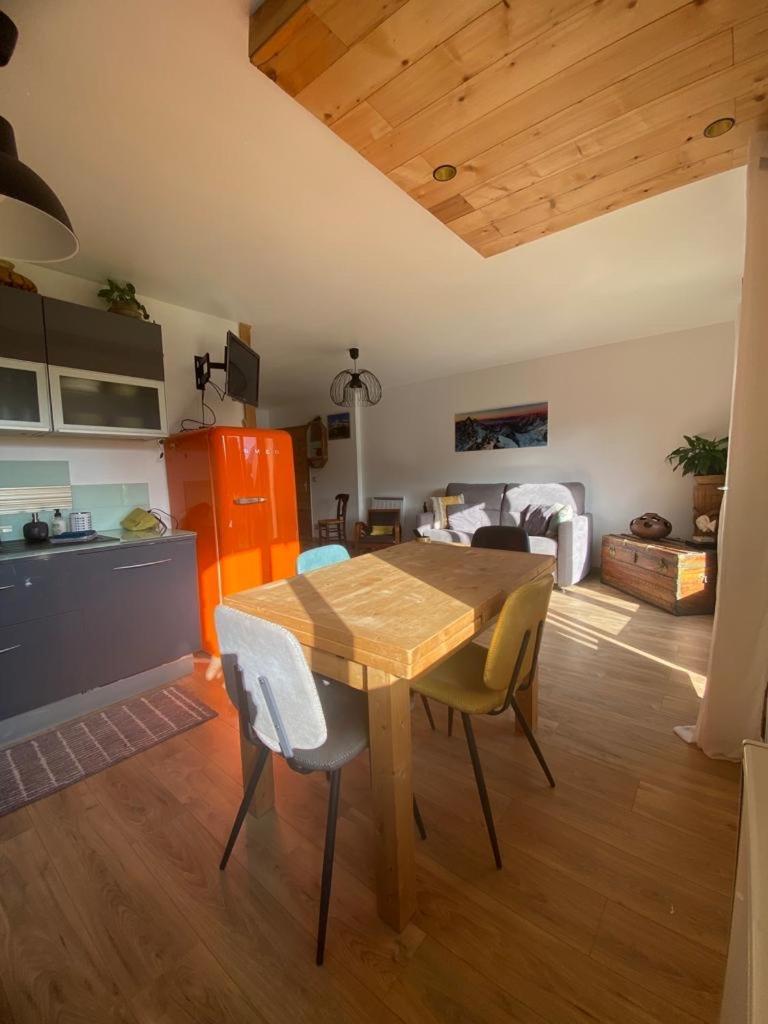 Appartement Au Calme Avec Vue Sur Les Montagnes. Sévrier Exterior foto